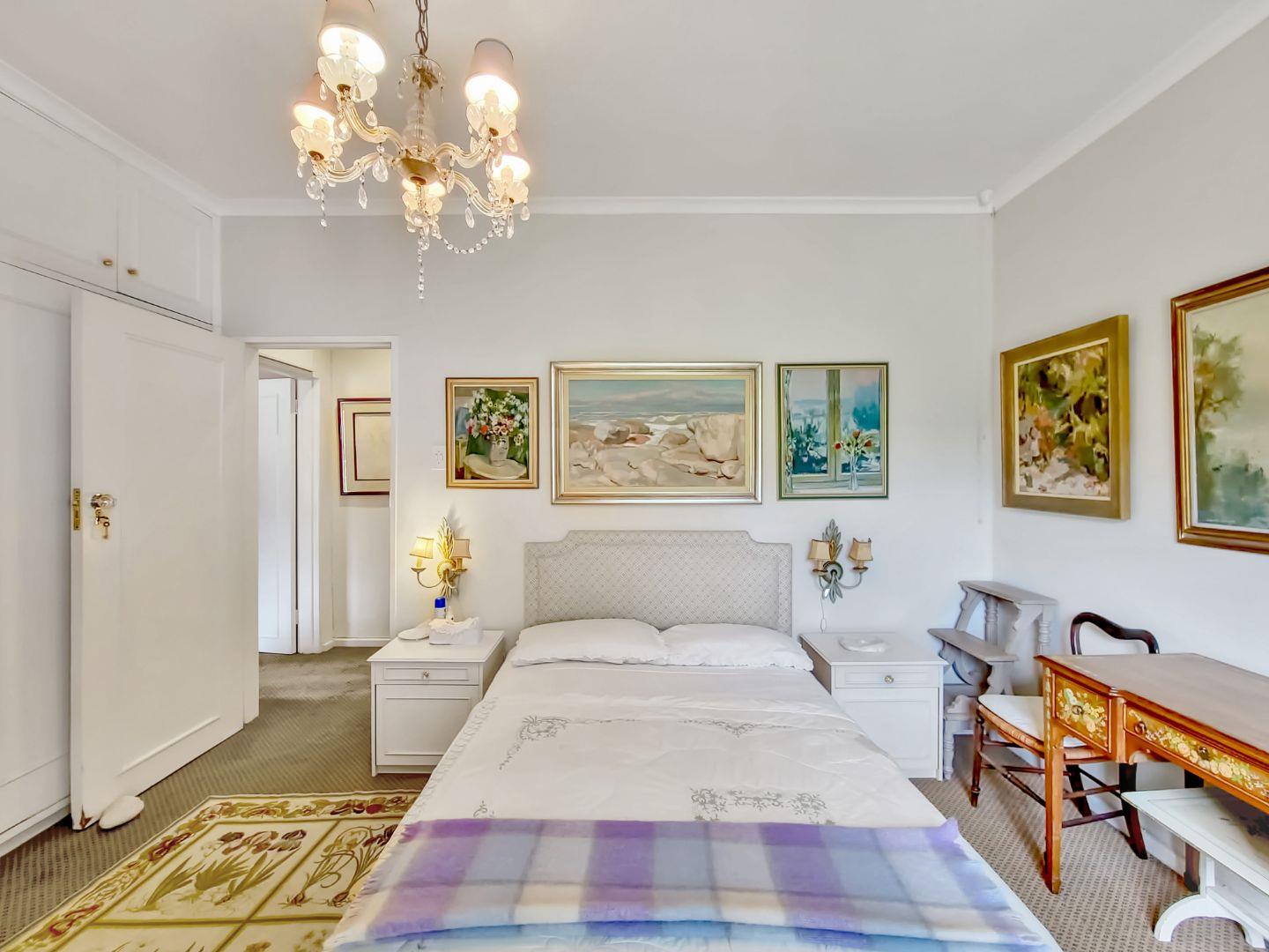 5 Bedroom Property for Sale in Bishopscourt Western Cape